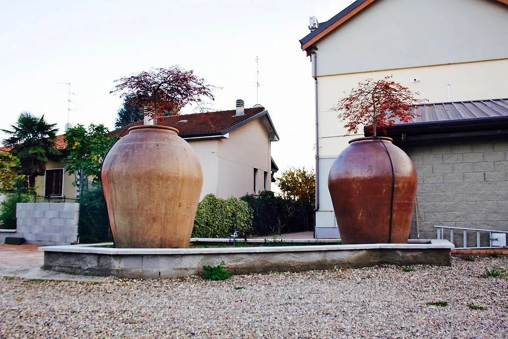 Appartamenti Leonardo Rho Apartment