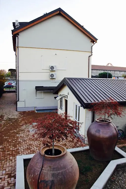 Appartamenti Leonardo Rho Apartment